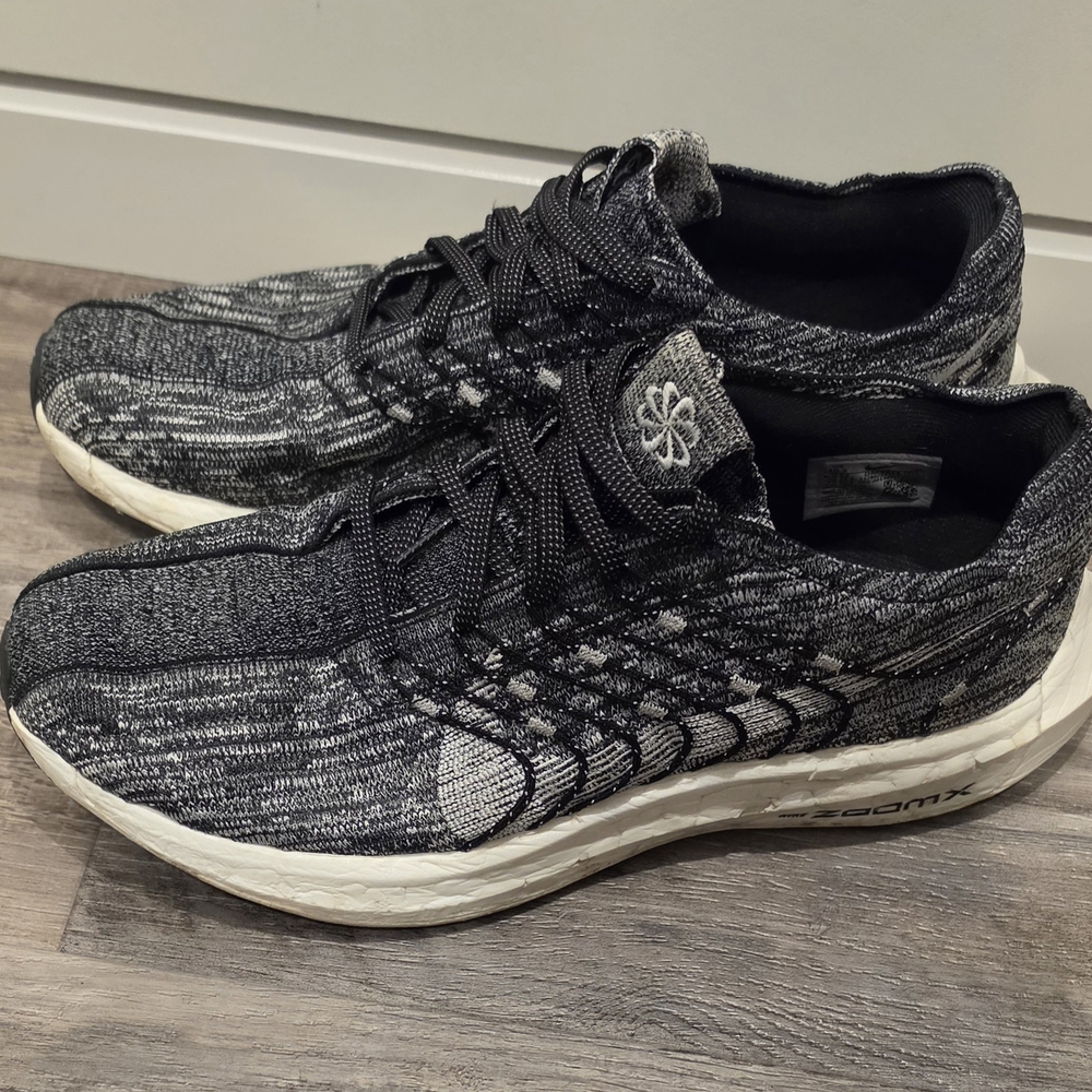 Nike Men's PEGASUS PLUS Black & White Knit Running Sneakers